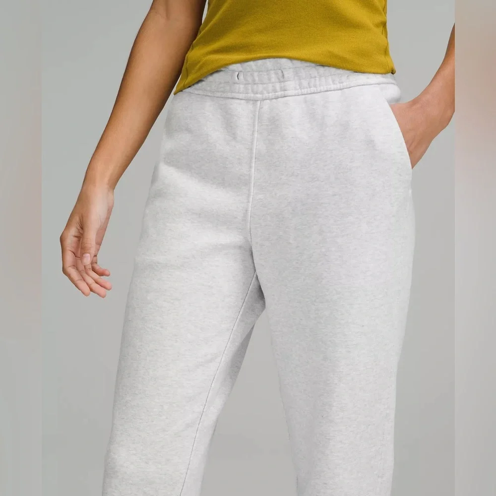 Lululemon Athletica Loungeful High-Rise Cropped Jogger - Picture 3 of 7